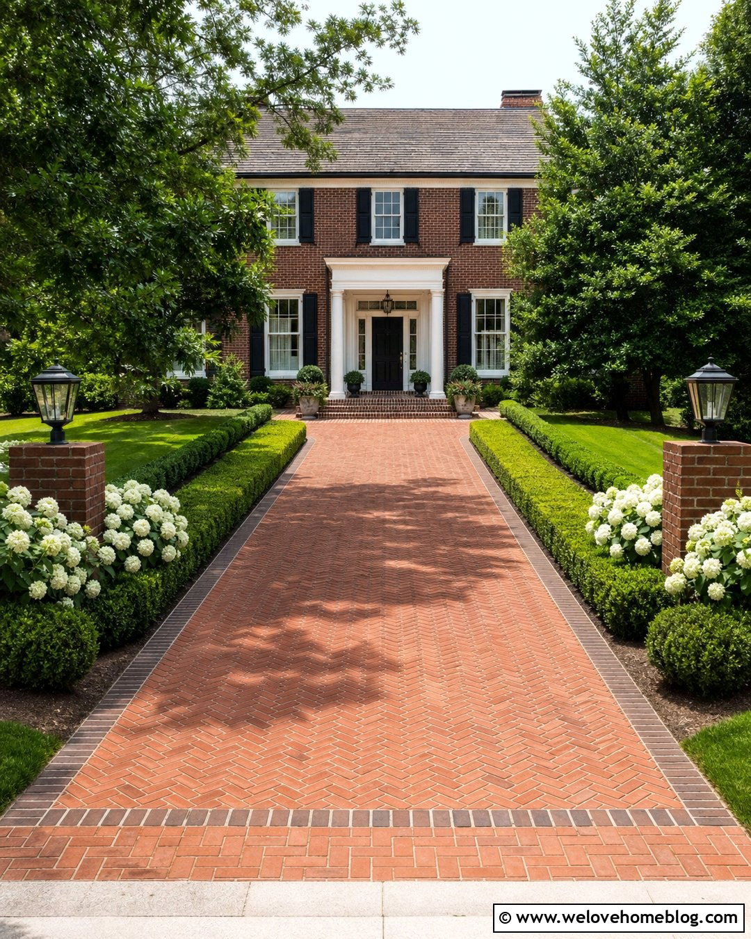 Boxwood Driveway Hedge With Brick Pavers - 25 driveway hedge ideas