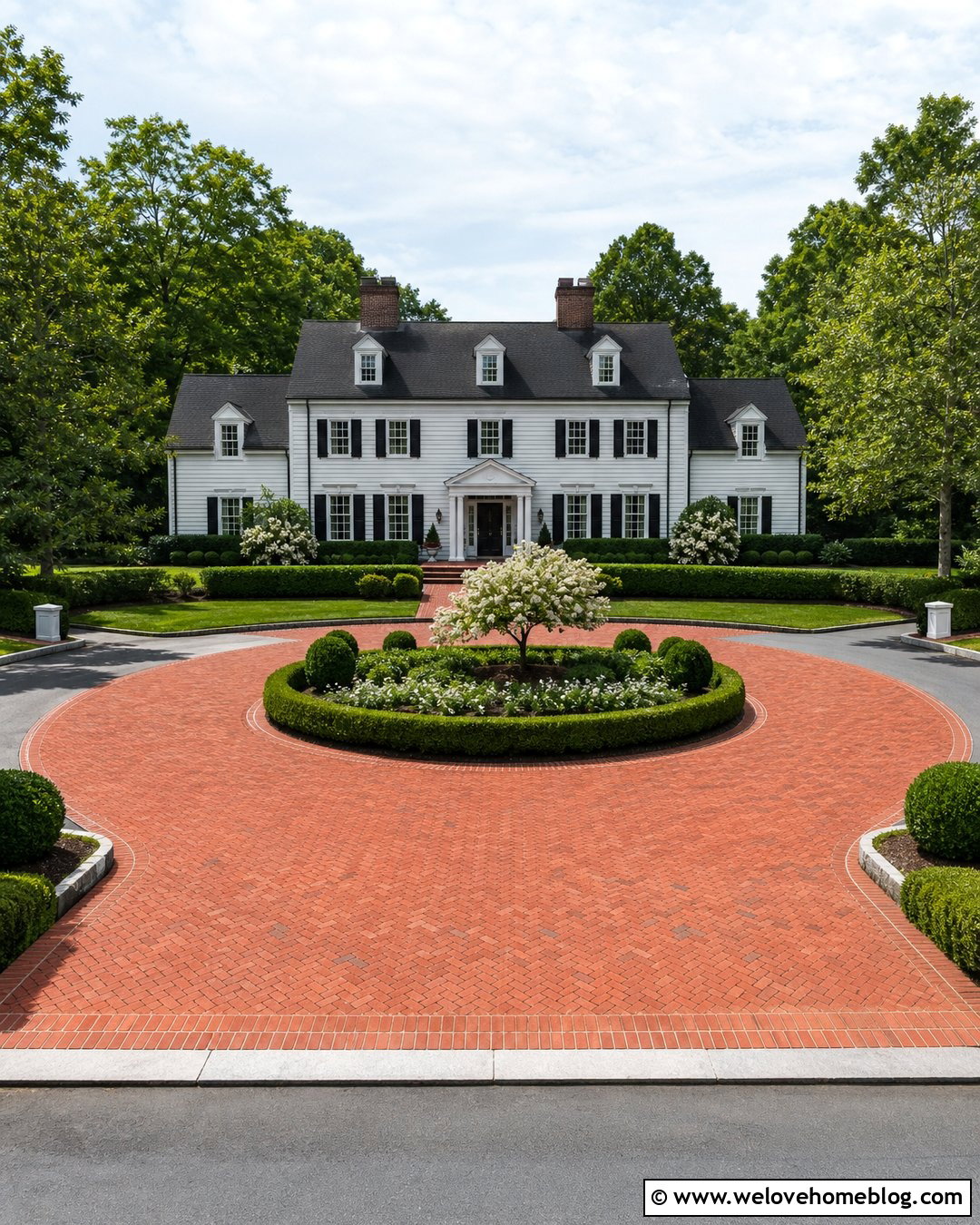 Brick Circle Driveway With Boxwood Garden - 40 Circle Driveway Front Yards Ideas