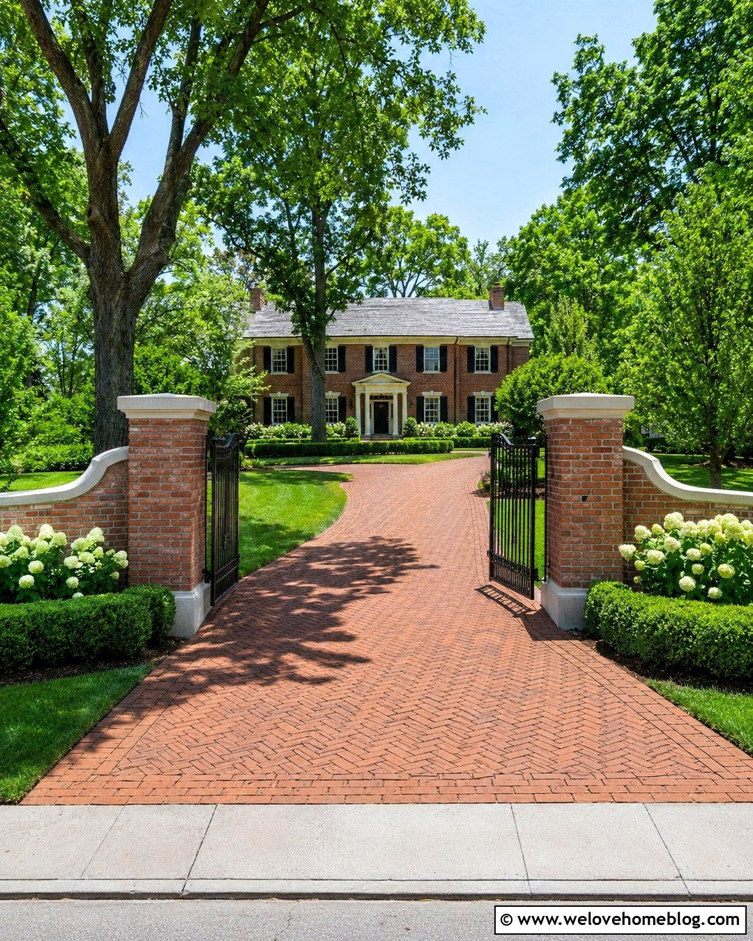 Brick Driveway Wall With Iron Gate - 20 Driveway Wall Entrance Ideas