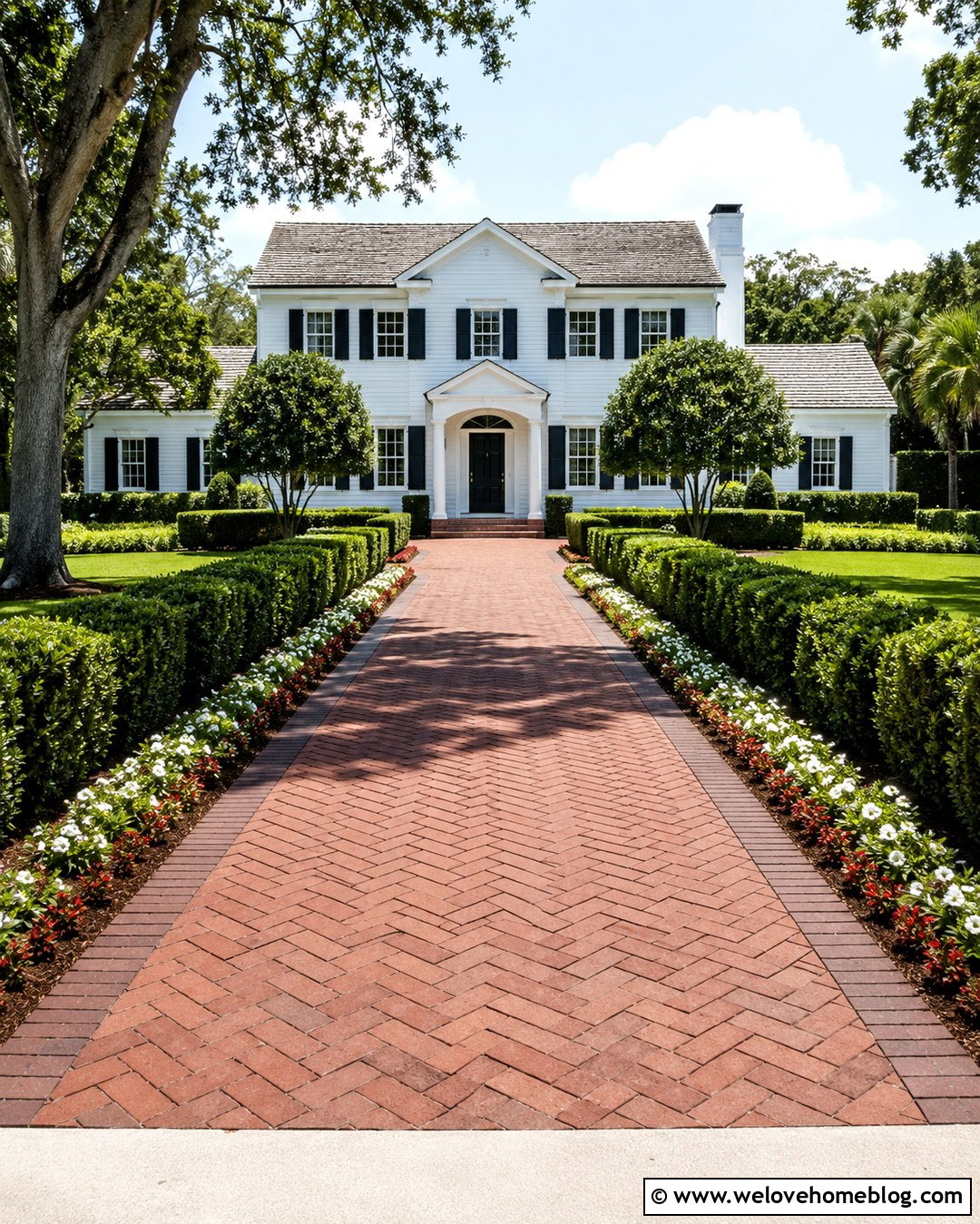 Brick Paver Driveway With Formal Hedges - 20 florida driveway landscaping ideas
