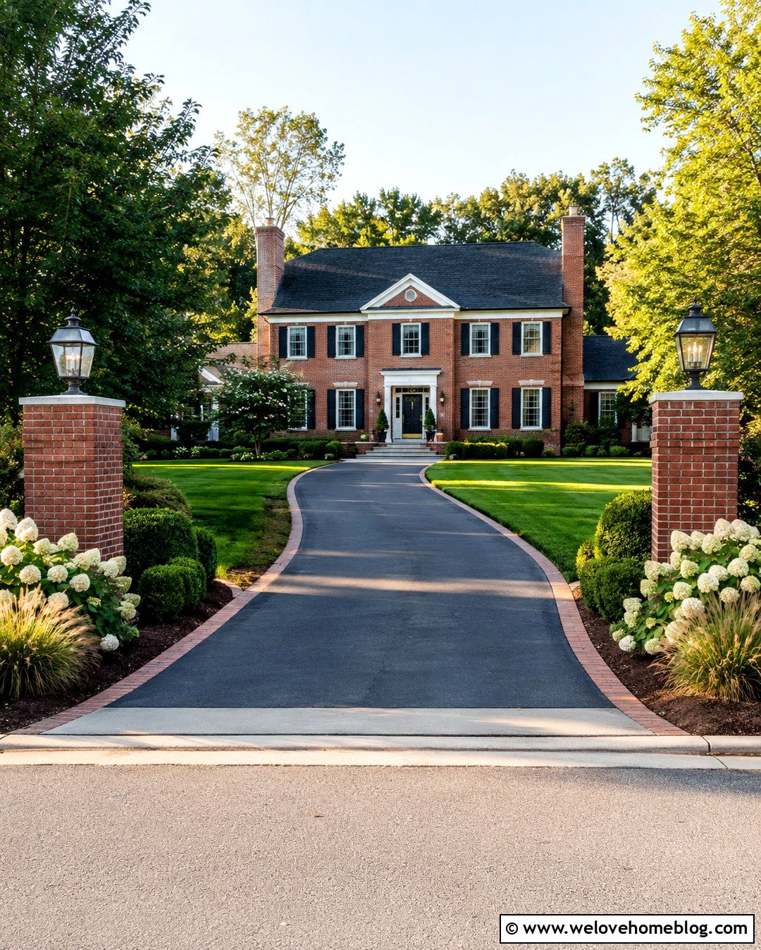 Brick Pillar Driveway With Hydrangeas - 20 Driveway Lined With Hydrangeas Ideas