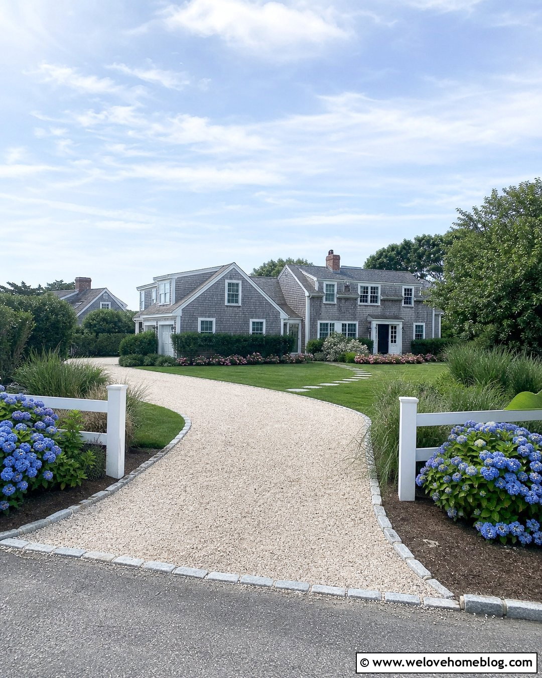 Cape Cod Driveway With Split Rail Fence - 25 Driveways Split Rail Fence Ideas