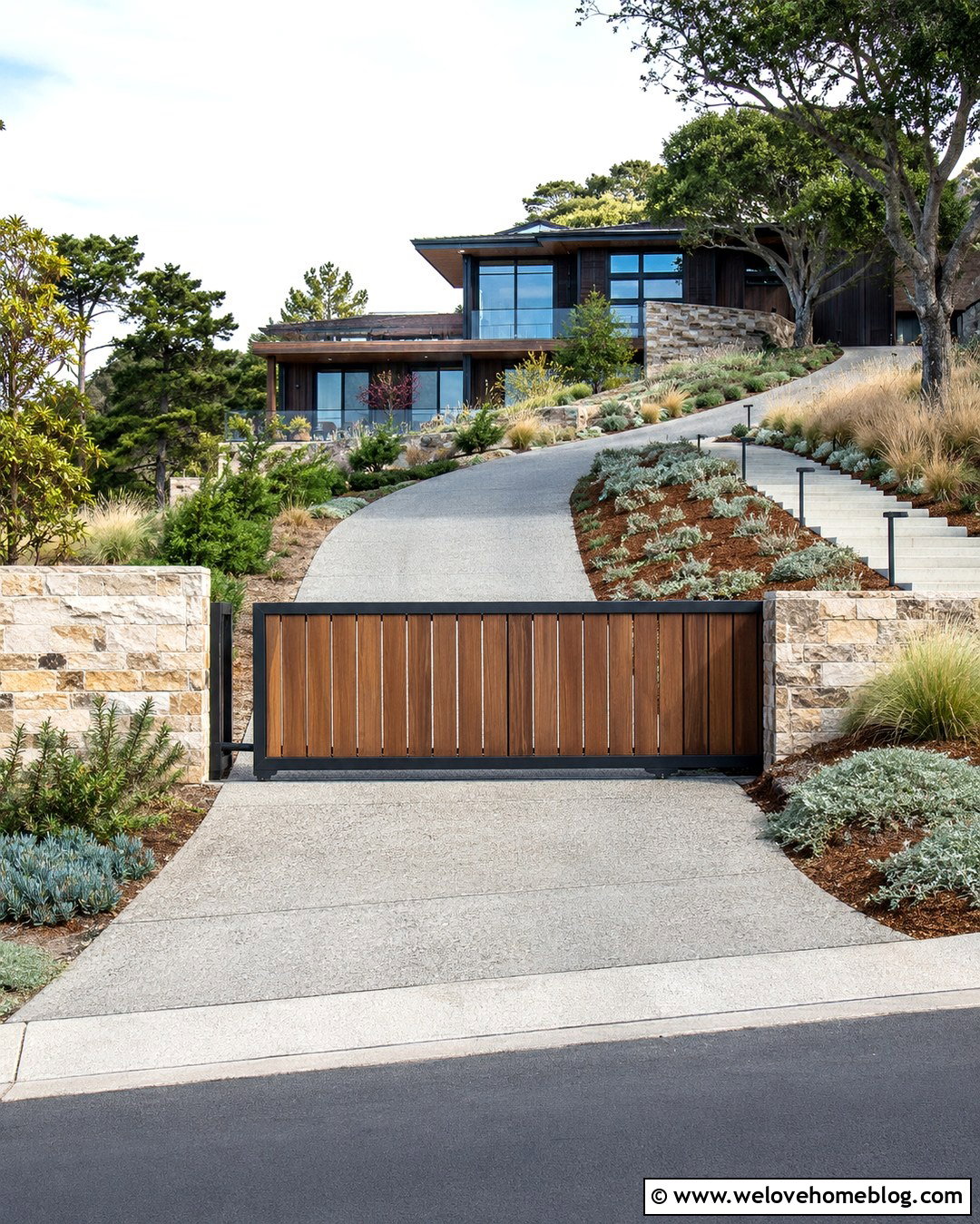 Cedar Gate For A Sloped Driveway - 20 Cedar Driveway Gate Ideas