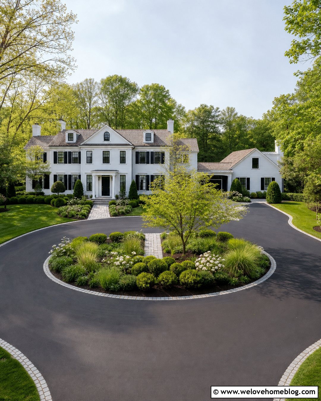 Circular Blacktop Driveway With Center Garden - 30 Blacktop Driveway Ideas
