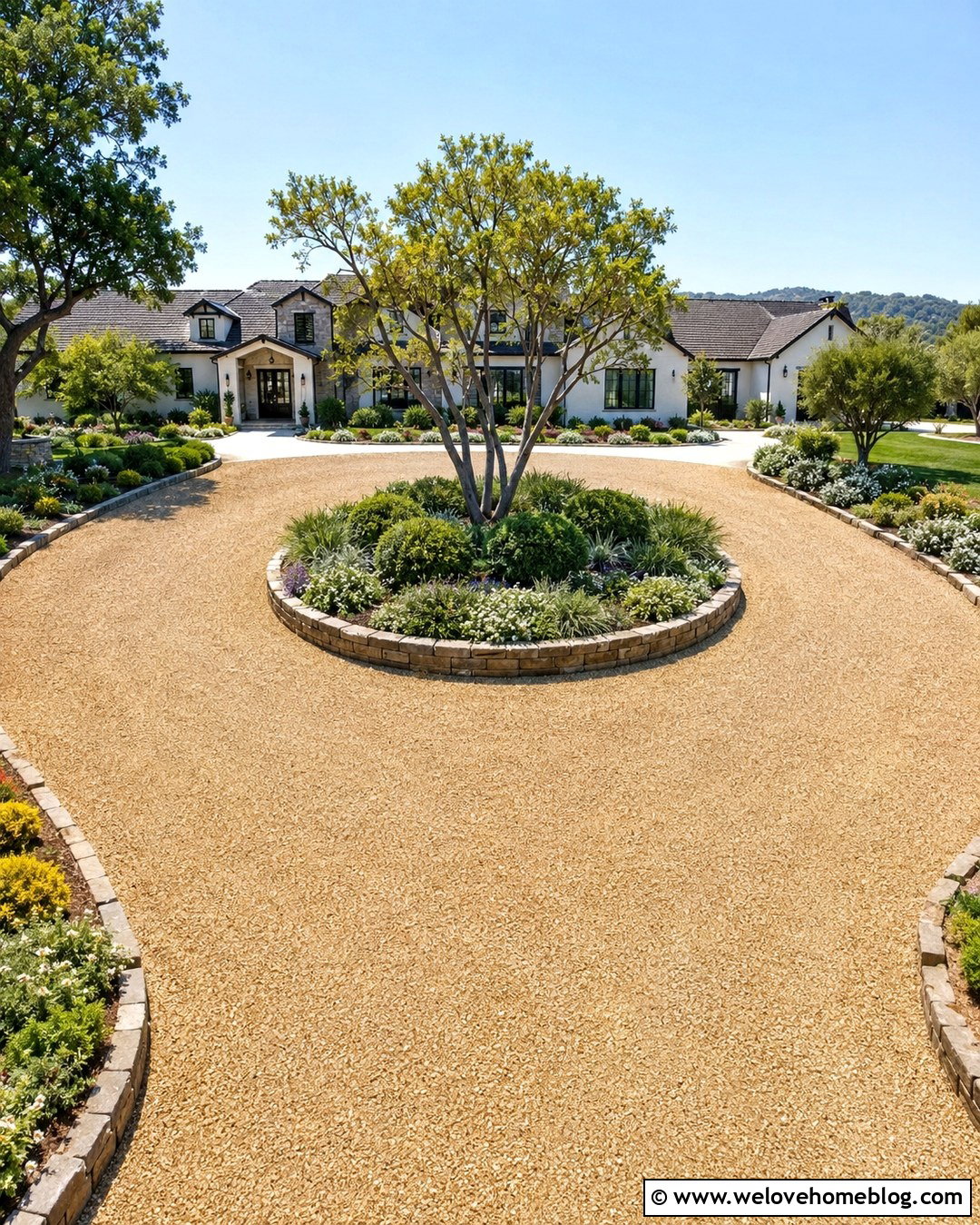 Circular California Gold Gravel Driveway With Center Garden - 20 California Gold Gravel Driveway Ideas
