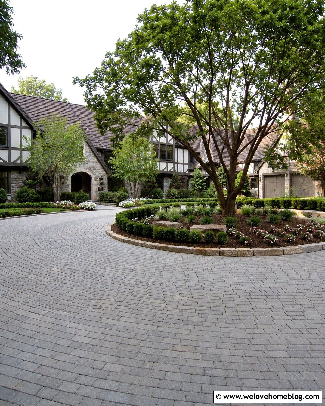 Circular Driveway Tree Island - 20 Driveway Tree Planting Ideas