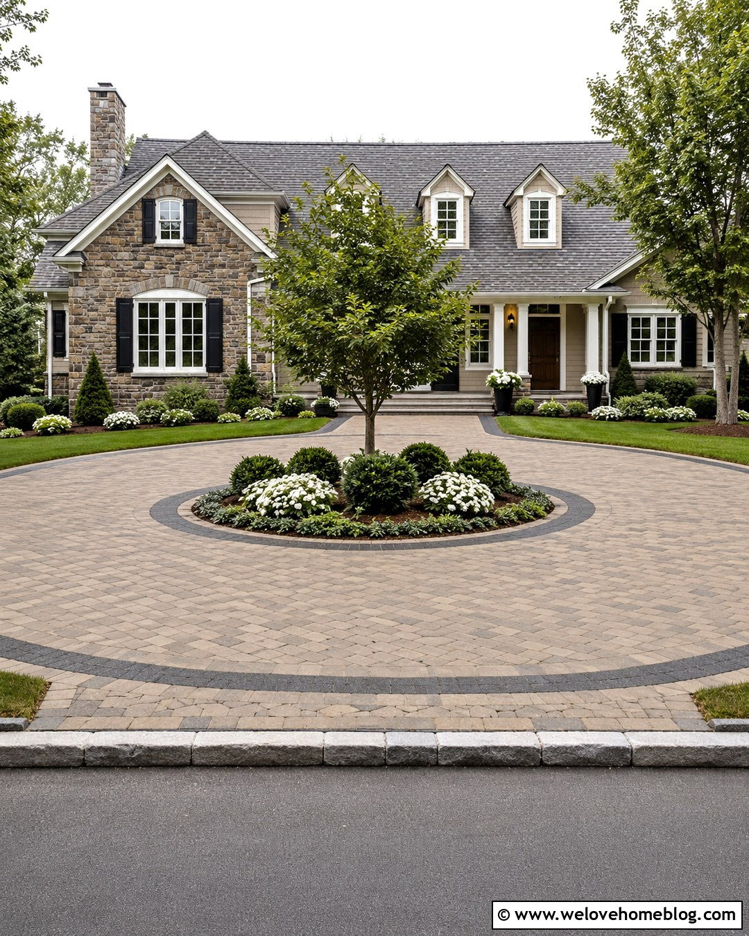 Circular Driveway With Center Garden And Front Door View - 20 Front Door Driveway Ideas
