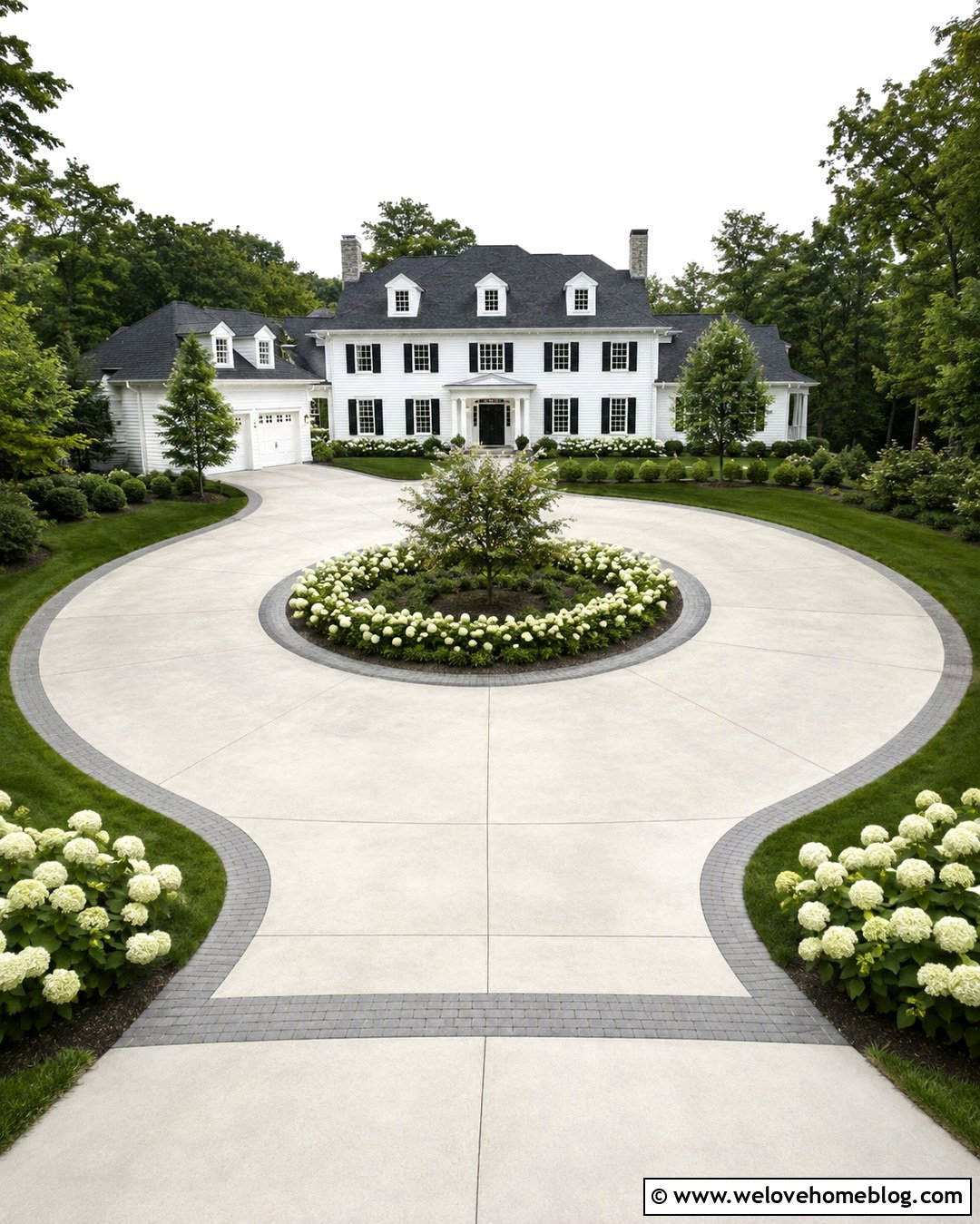 Circular Driveway With White Hydrangeas - 20 Driveway Lined With Hydrangeas Ideas