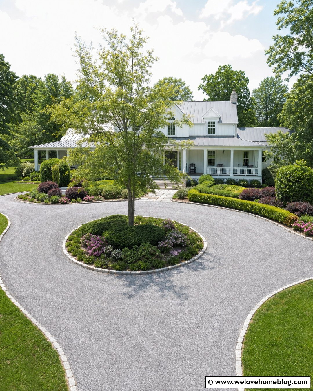 Circular Gravel Driveway With A Center Island - 25 Driveway Gravel Ideas