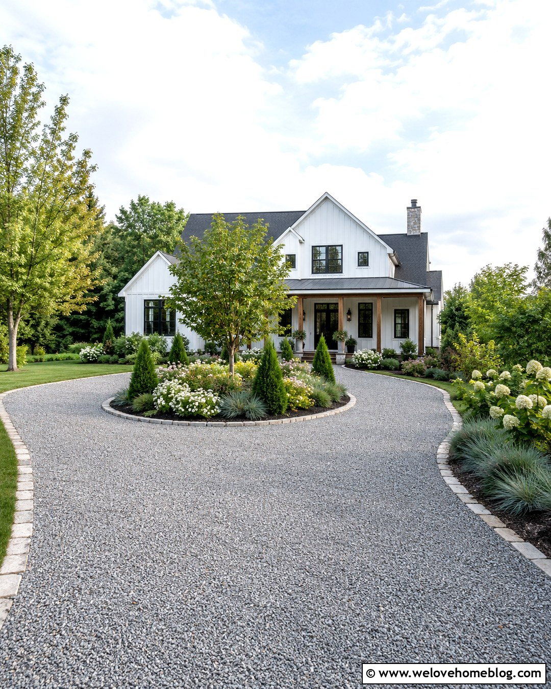 Circular Gravel Driveway With Center Garden - 20 House With Round Driveway Ideas