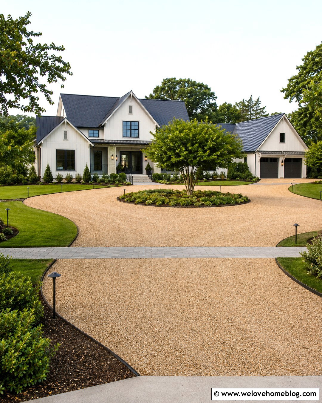 Circular Gravel Driveway With Low Landscape Lighting - 20 Circular Gravel Driveway Ideas