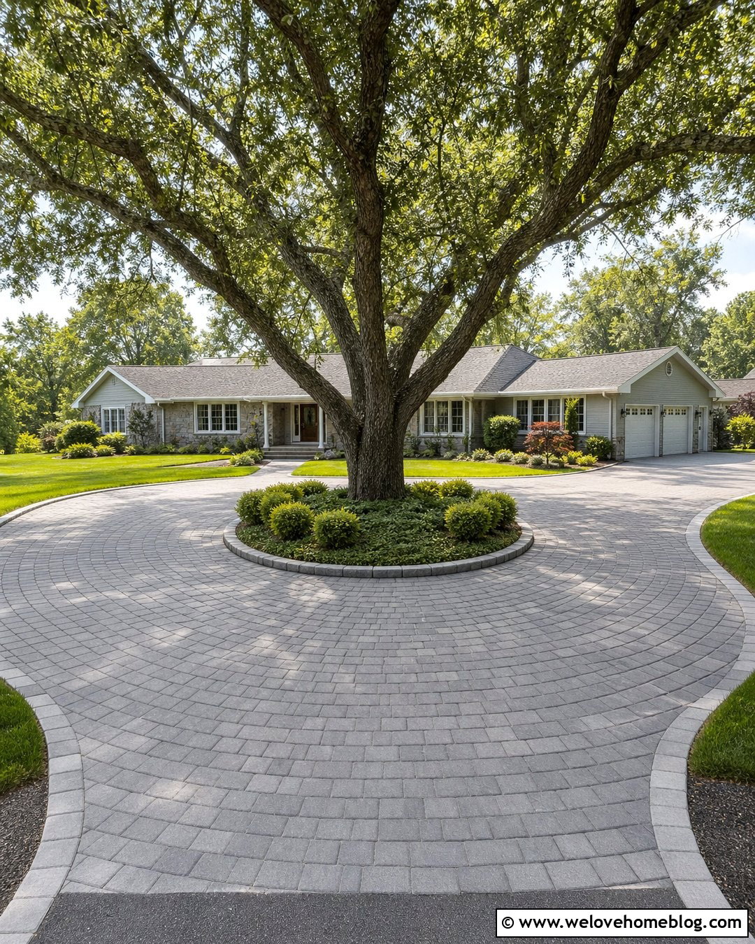 35 Beautiful Driveways Ideas to Elevate Your Home's Entrance