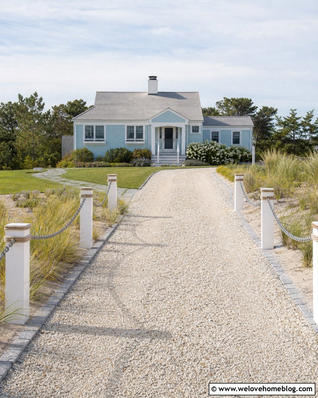 Coastal Driveway Chain With Rope Wrapped Posts - 20 Chain To Block Driveway Ideas