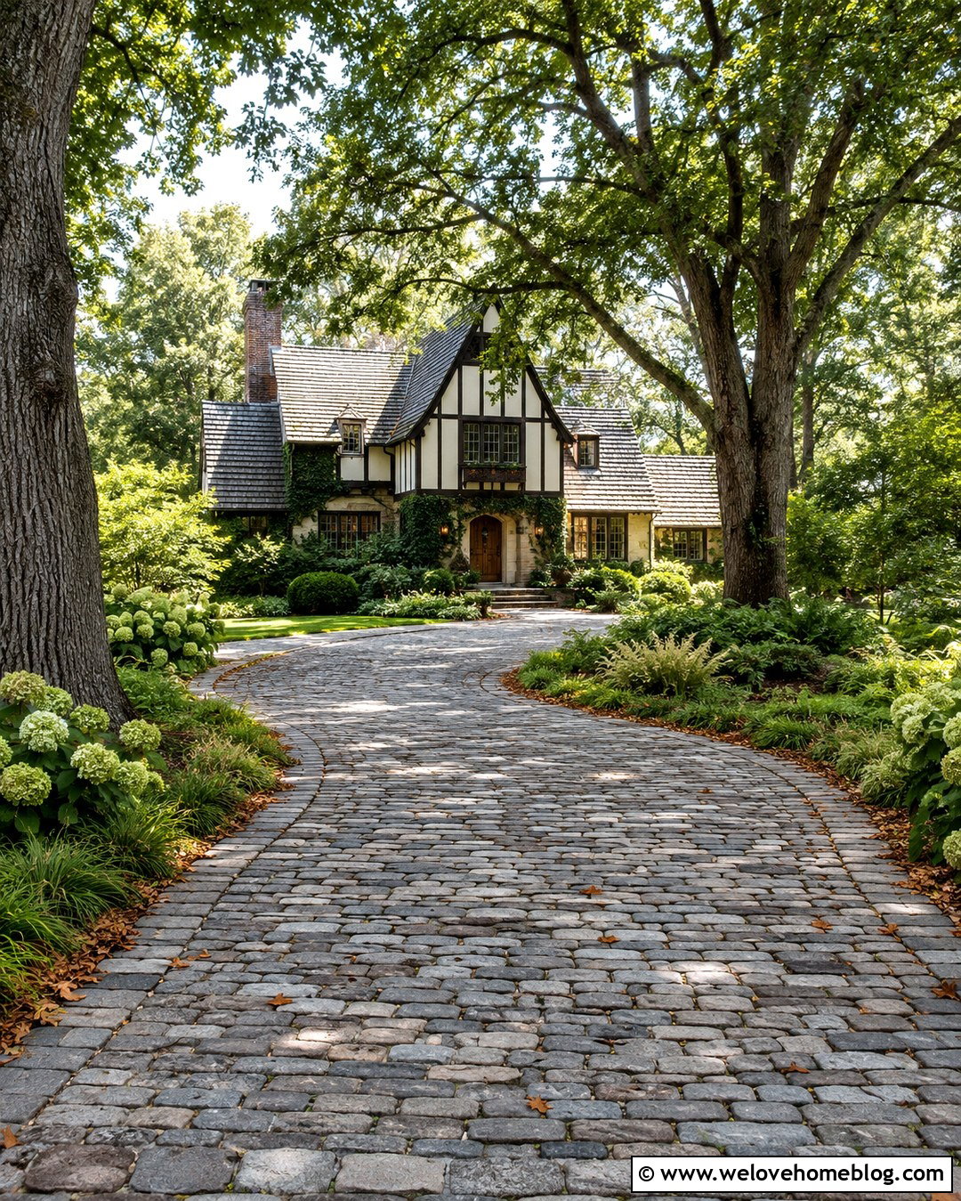 20 Autumn Leafy Driveway Ideas for a Warm Seasonal Welcome