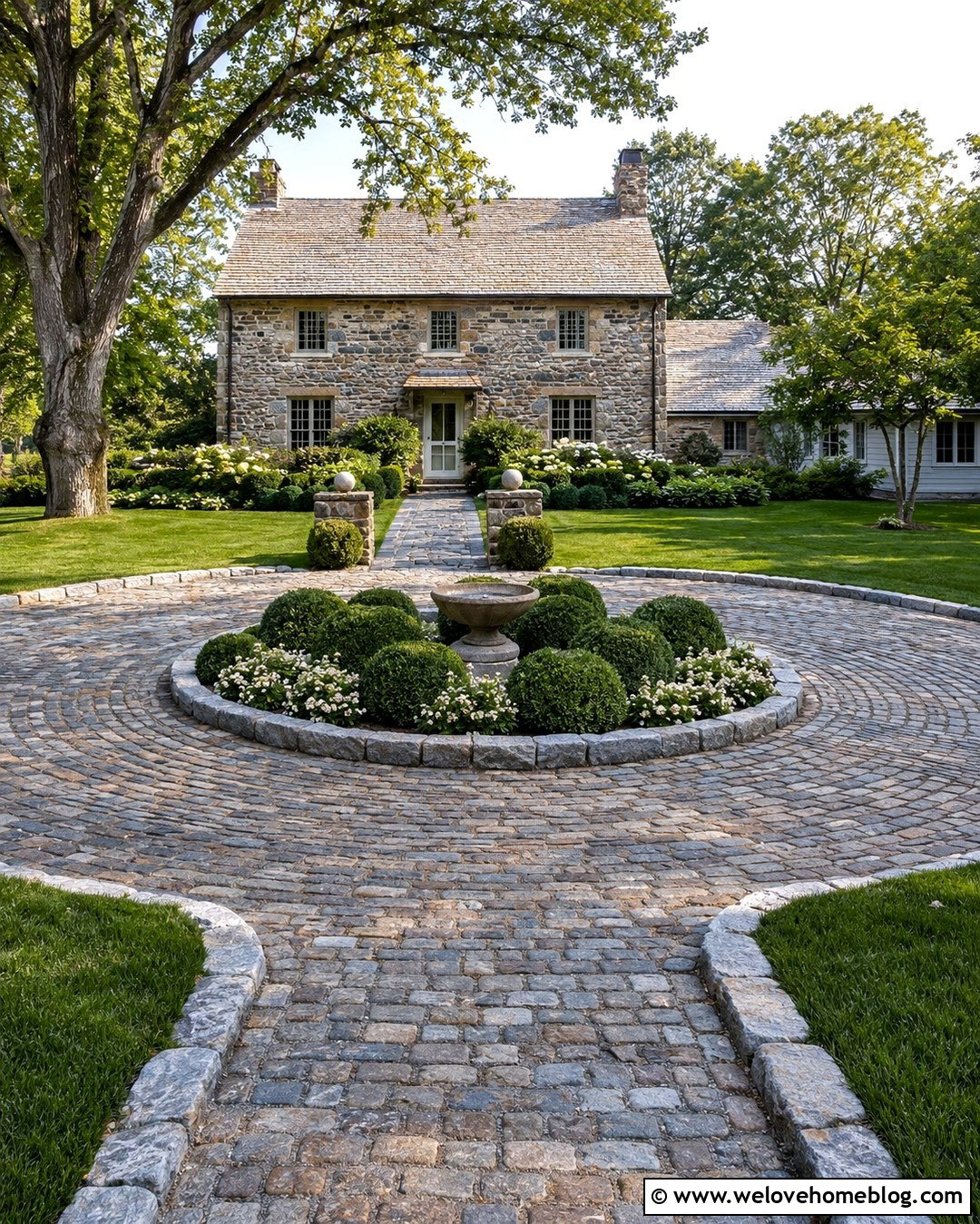 Cobblestone Circle Driveway With Boxwood Garden - 20 circle driveway landscaping country ideas