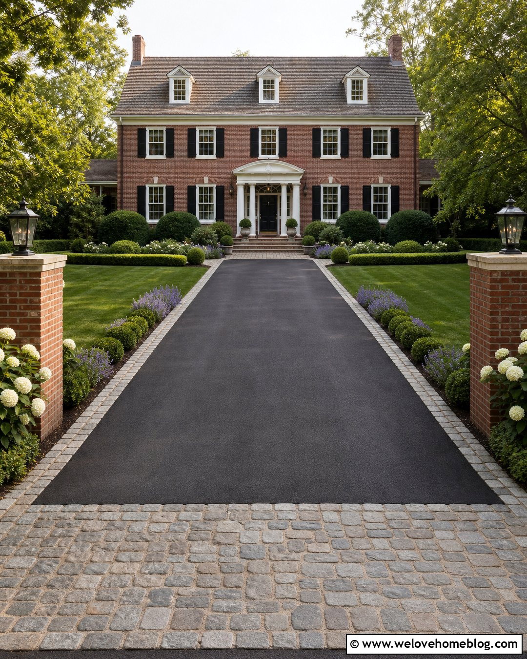 Cobblestone Driveway Edging With Black Asphalt - 20 Natural Stone Driveway Edging Ideas