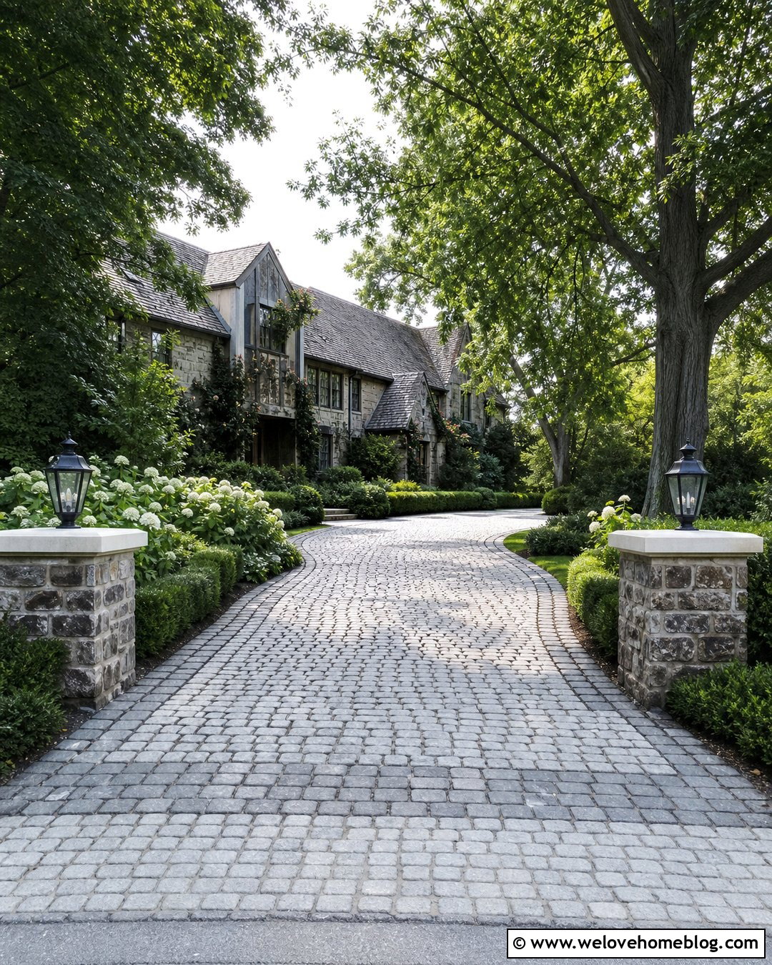 Cobblestone Driveway Entrance Posts - 20 Driveway Entrance Post Ideas