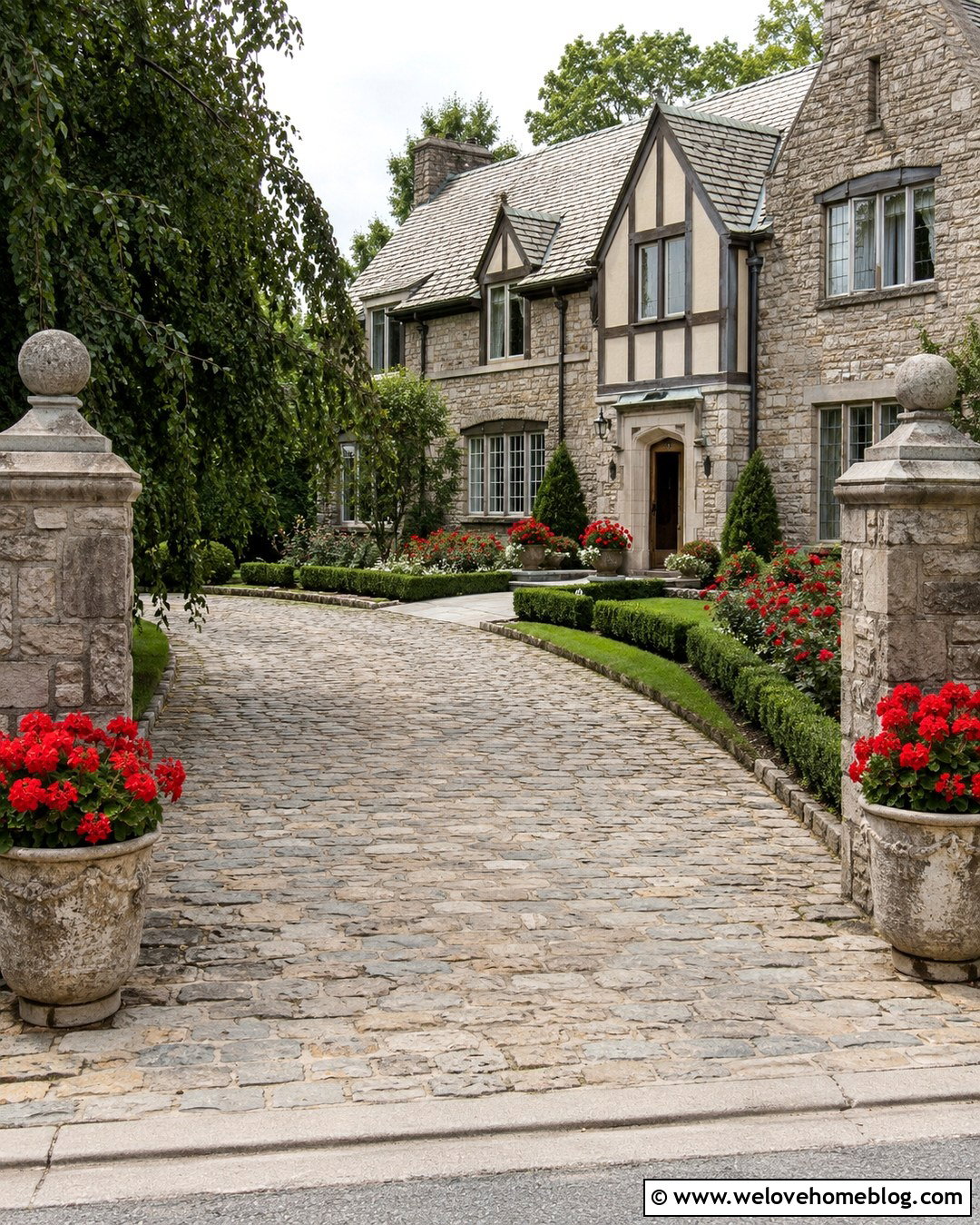Cobblestone Driveway Pots With Geraniums - 20 Driveway Pots Ideas