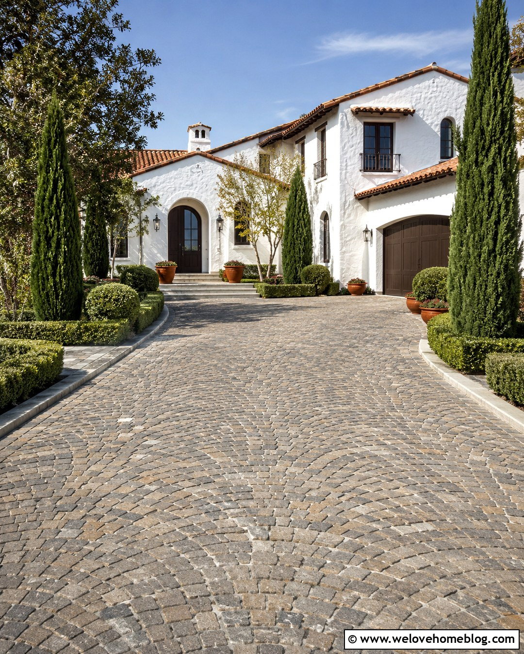 20 Spanish Style Driveway Ideas for Warm Mediterranean Charm