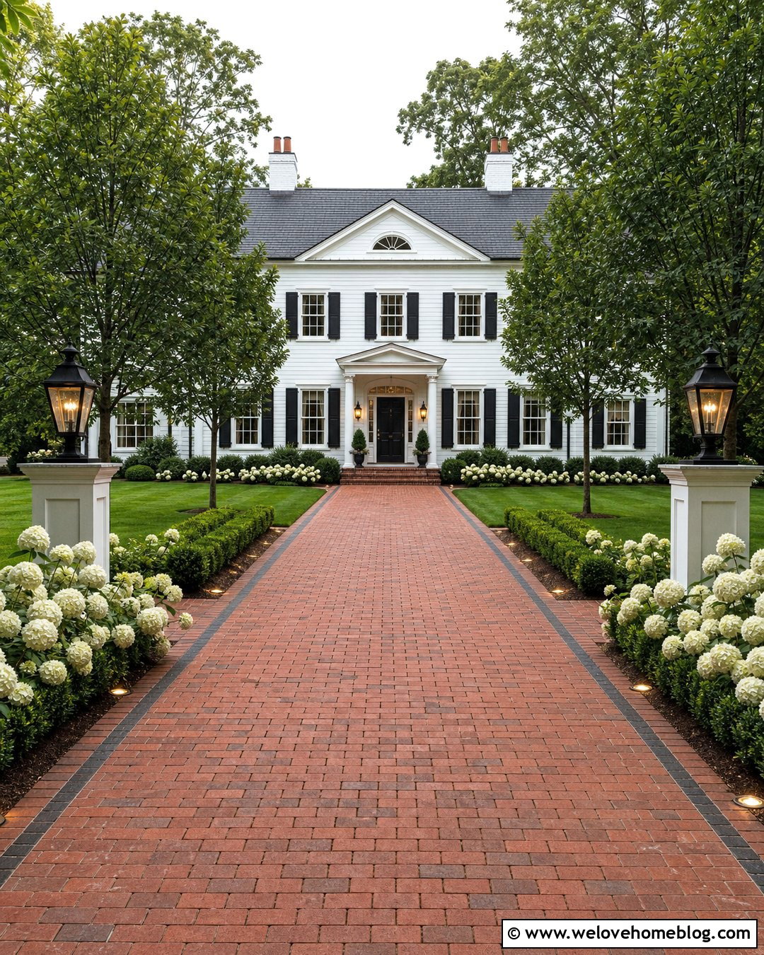 Colonial Driveway With Traditional Lanterns - 25 Driveway With Lights Ideas