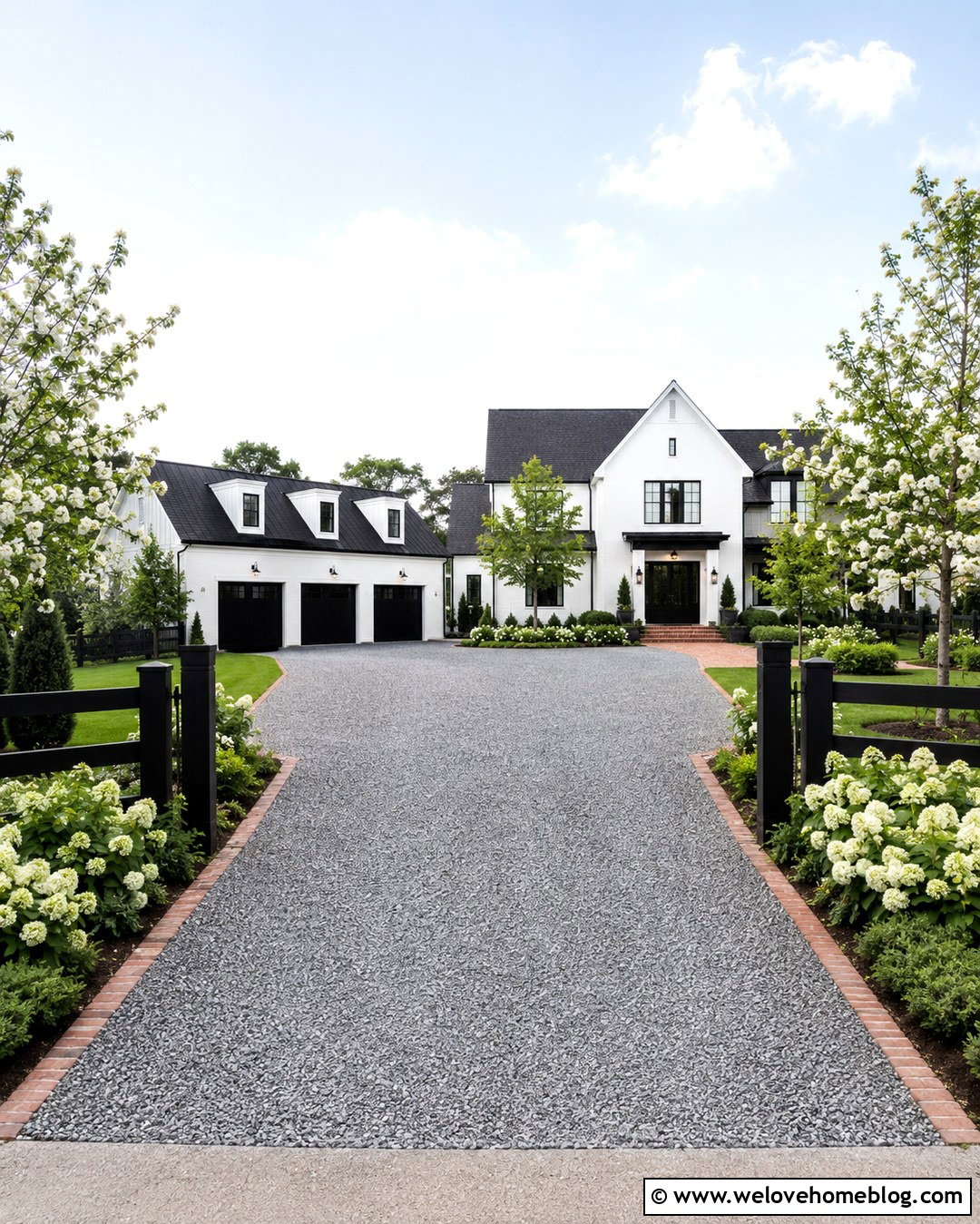 20 Country Driveway Landscape Ideas for Timeless Rural Charm
