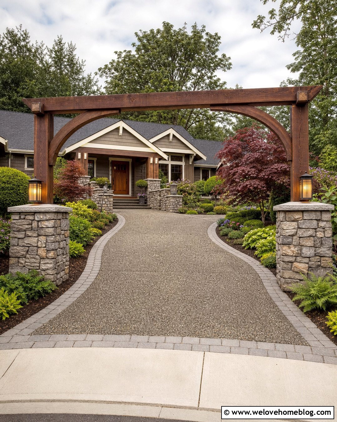 Craftsman Driveway Arch - 20 Driveway Arch Ideas