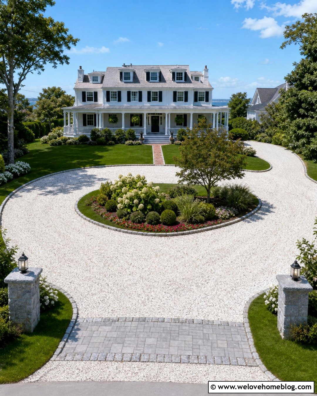 Crushed Oyster Shell Horseshoe Driveway With Entrance Beds - 20 Crushed Oyster Shell Driveway Ideas