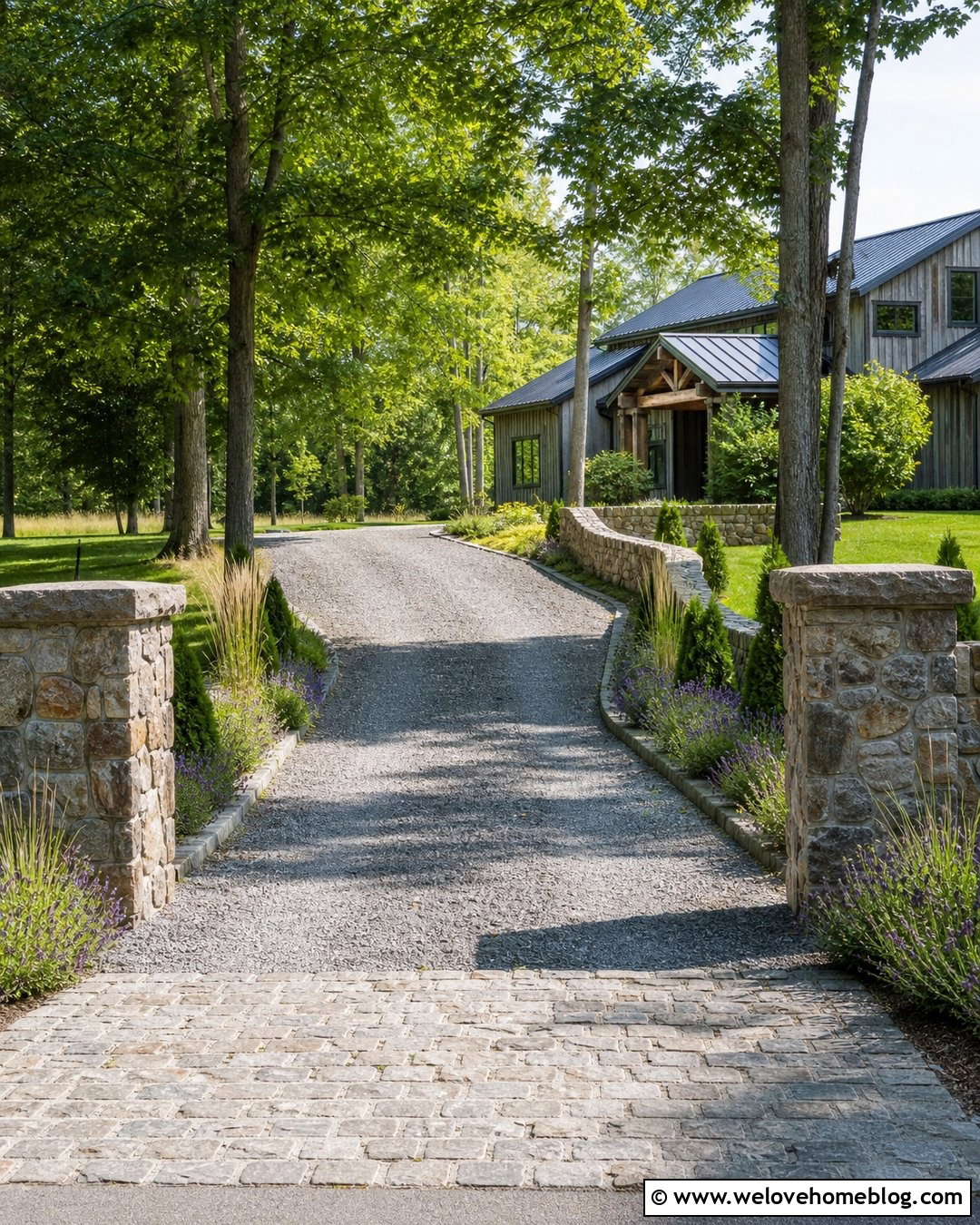 Curved Fieldstone Wall With Gravel Driveway - 20 Curved Stone Wall Driveway Entrance Ideas