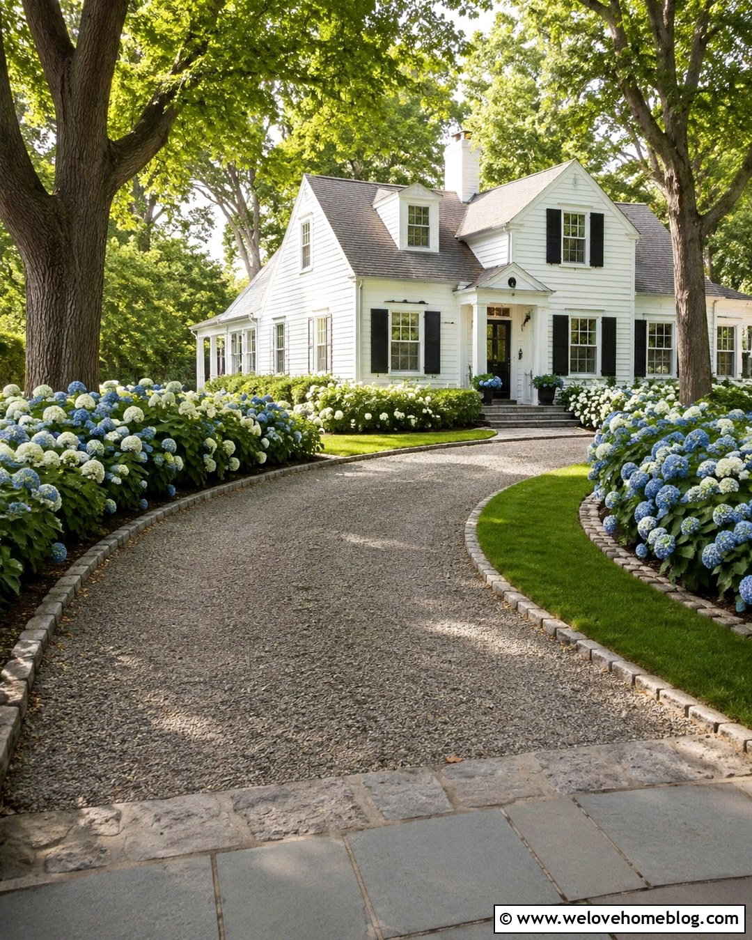 Curved Gravel Driveway With Hydrangeas - 20 Summer Driveway View Ideas