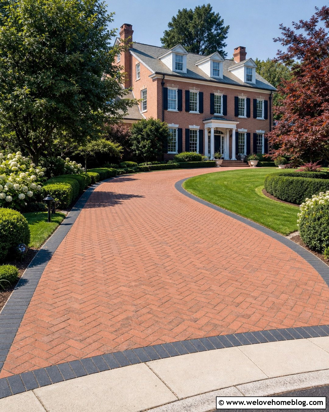 Curved Paver Driveway With Herringbone Pattern - 35 Curved Driveway Ideas
