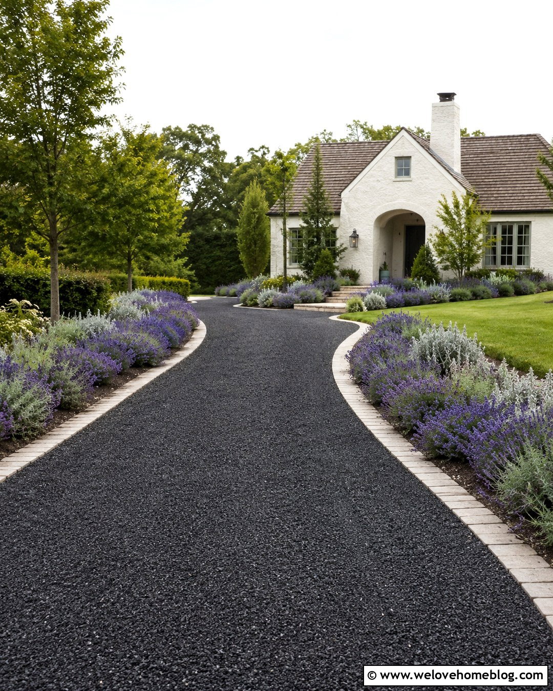 20 Dark Gravel Driveway Ideas for Dramatic Curb Appeal