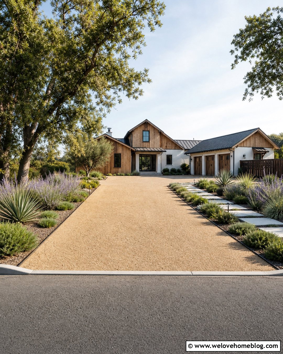 Decomposed Granite Driveway With Steel Edging - 20 Farmhouse Gravel Driveway Ideas