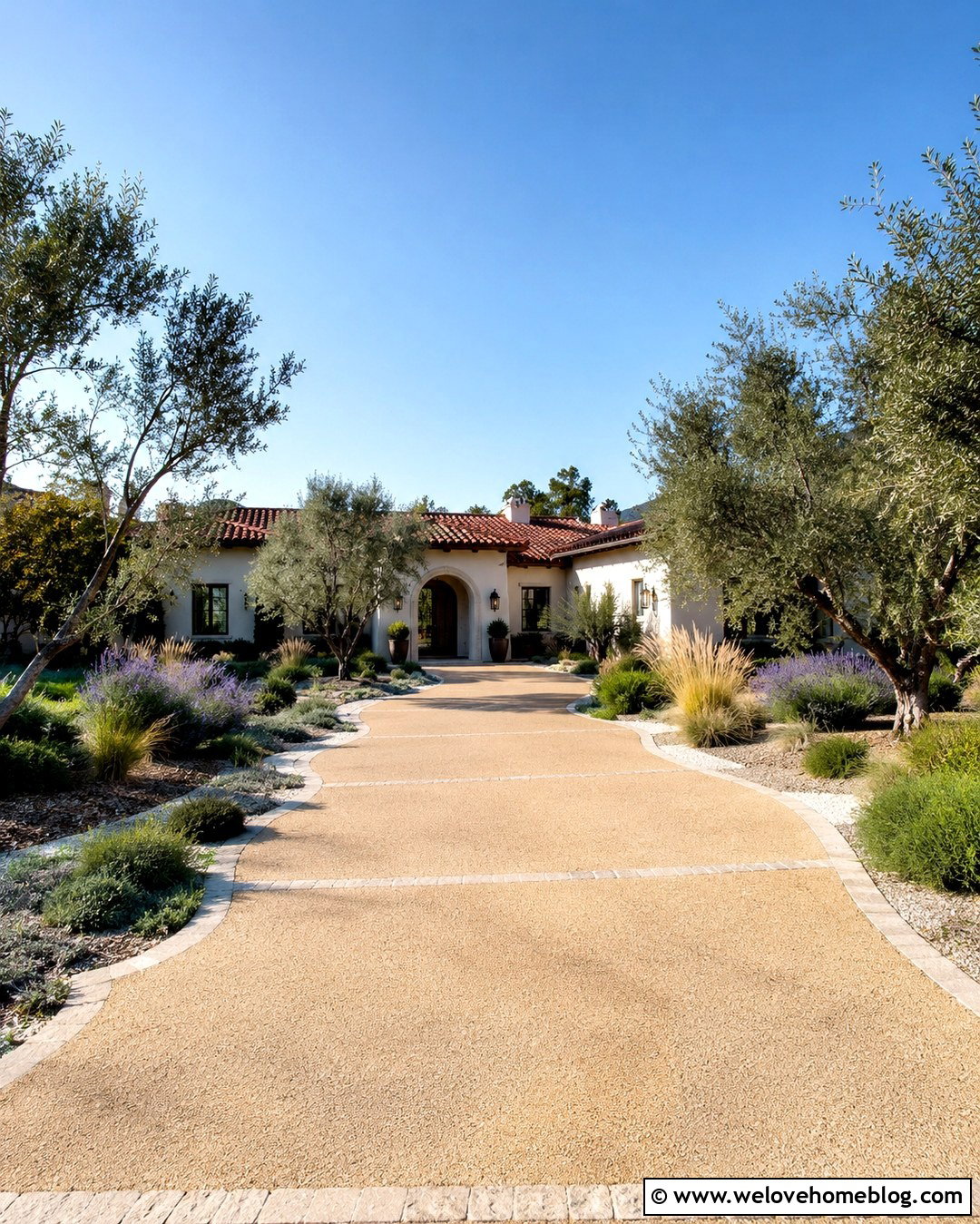 Decomposed Granite Mediterranean Driveway - 20 Mediterranean Driveway Ideas