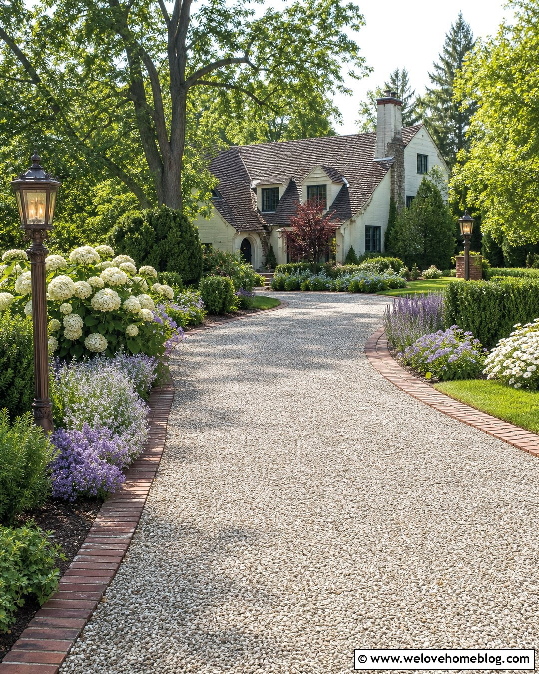 Driveway Entrance Lamp Posts With Flower Beds - 20 driveway entrance lamp post ideas