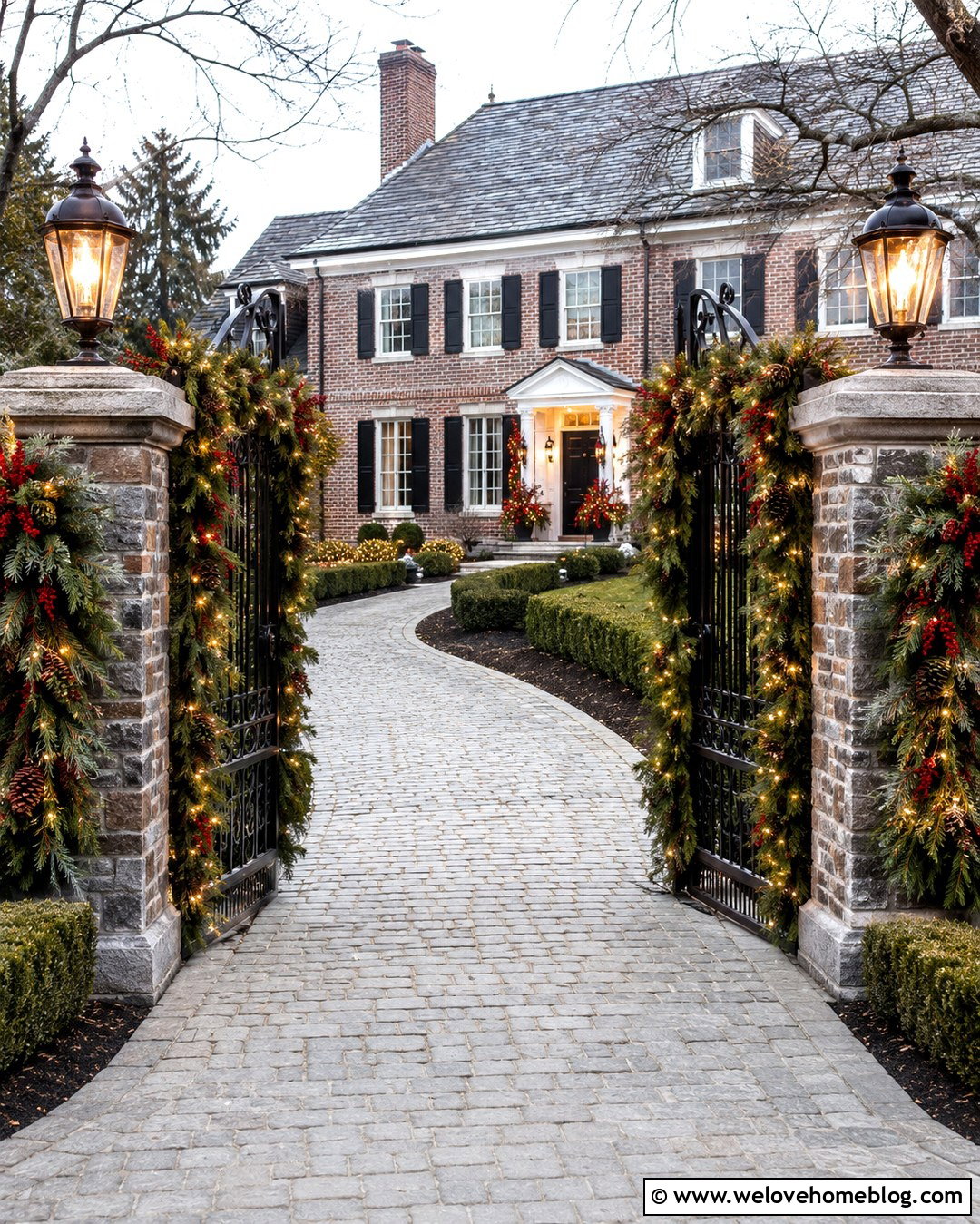 Evergreen Garland Driveway Gate - 20 Driveway Gate Christmas Decorations Ideas