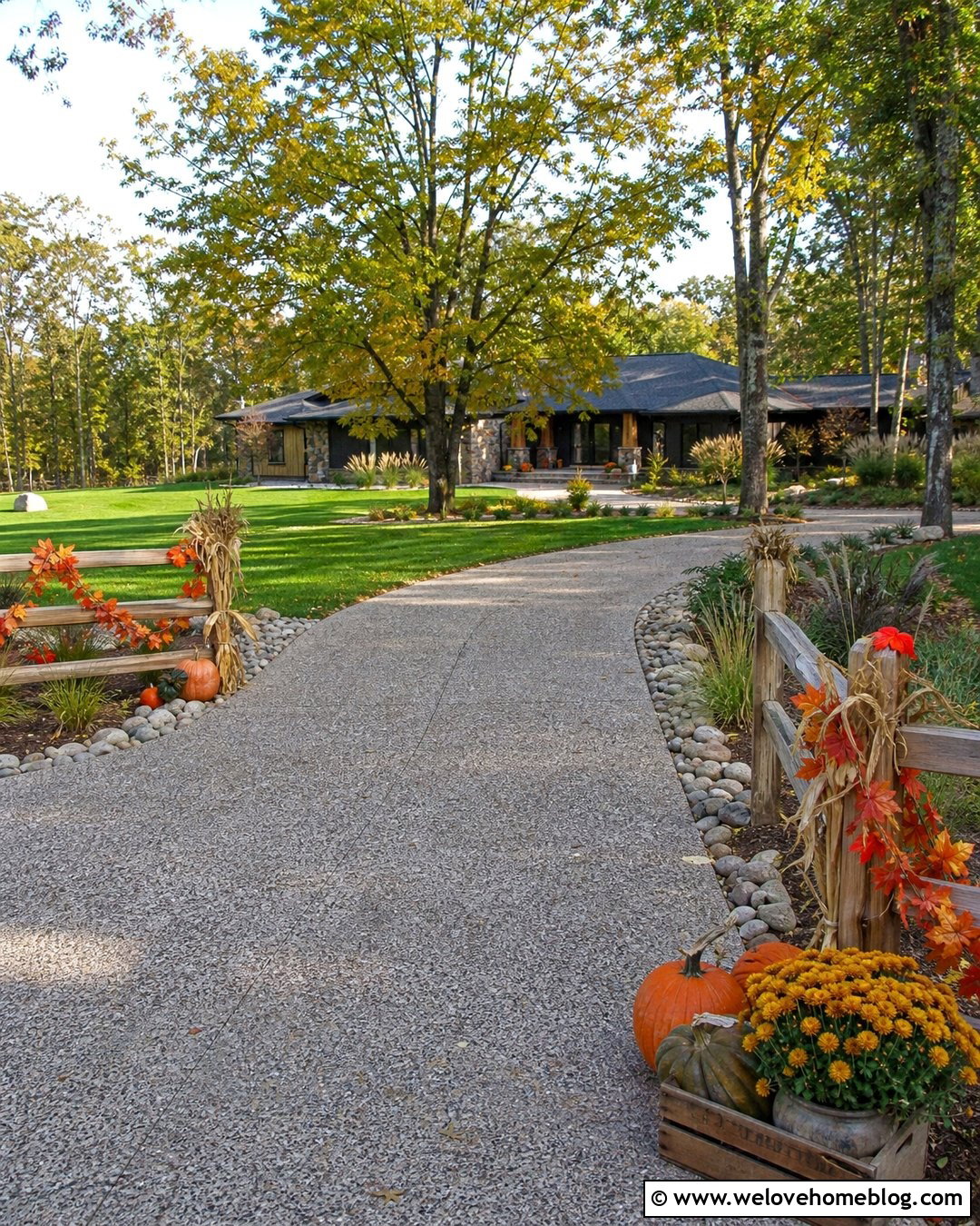 Fall Driveway Entrance With Rustic Fence Decor - 20 Fall Decor Driveway Entrance Ideas