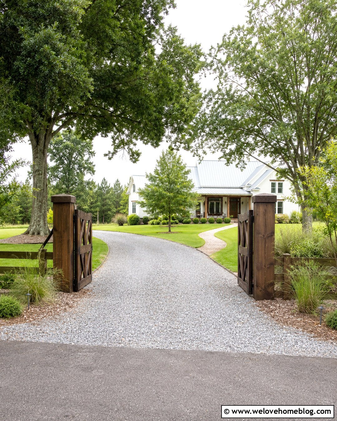 Farm Driveway With Wooden Gate - 20 farm roads driveways ideas