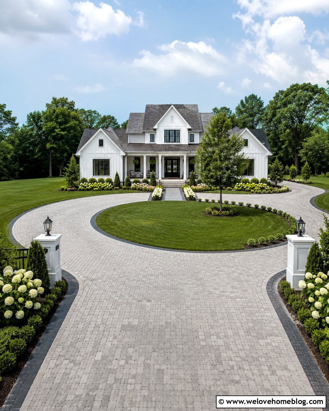 Farmhouse Circle Driveway With Hydrangea Borders - 20 Farmhouse Circle Driveway Ideas