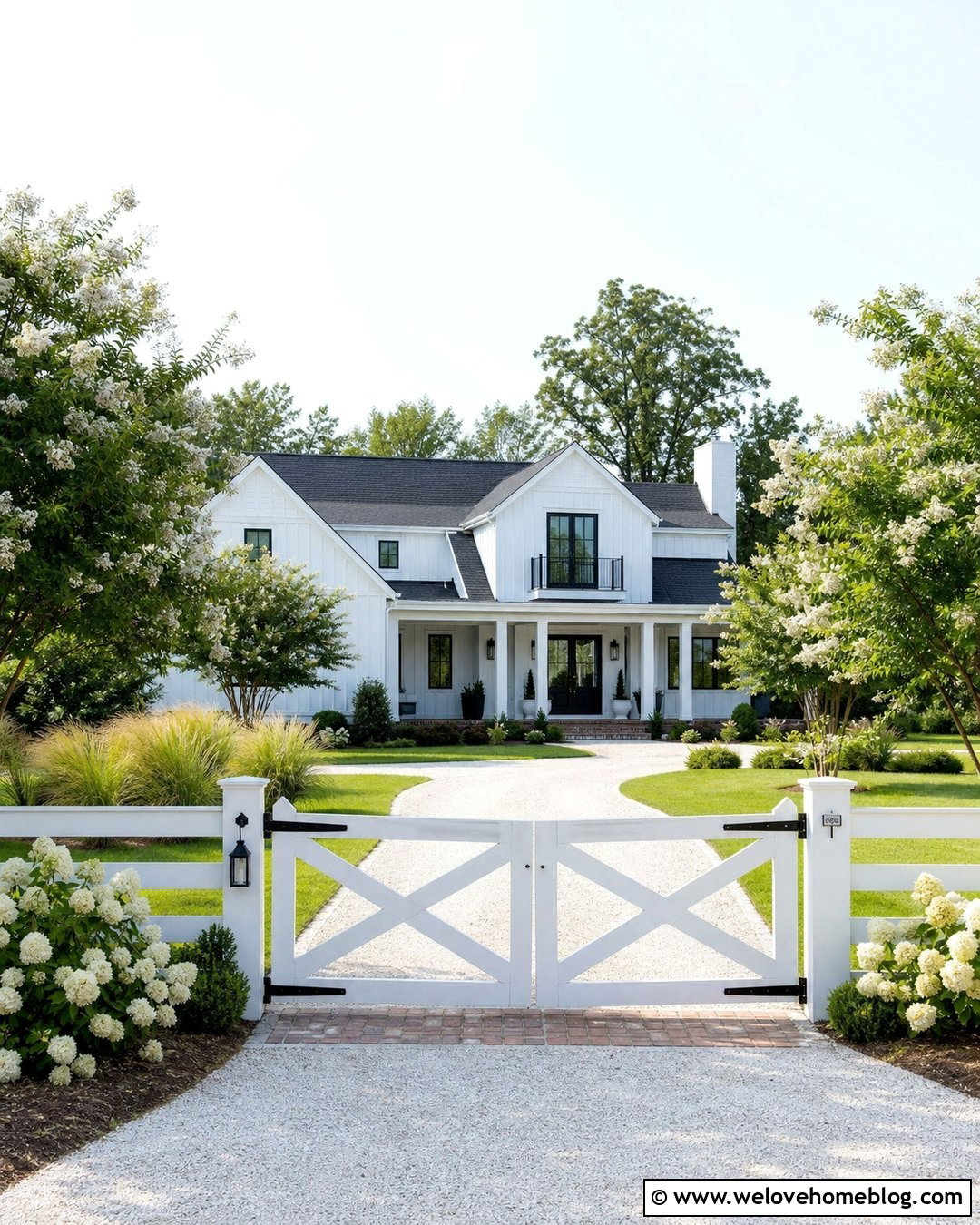 Farmhouse Crossbuck Driveway Gate - 25 Driveway Entrance Gate Ideas