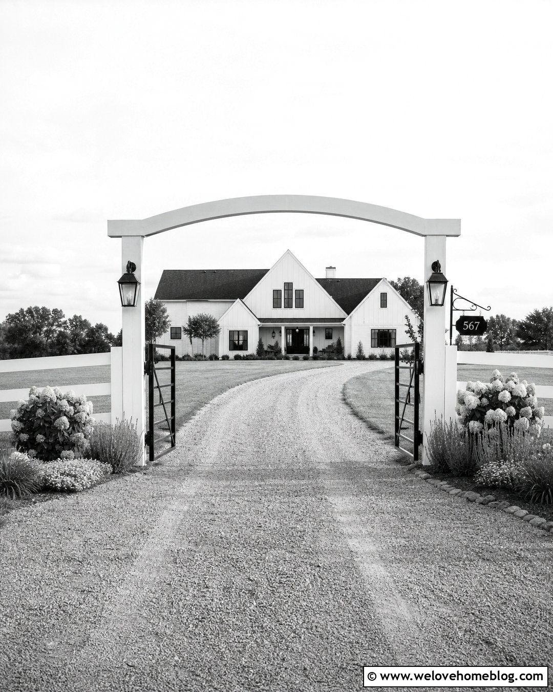 20 Driveway Arch Ideas That Create a Memorable Grand Entrance