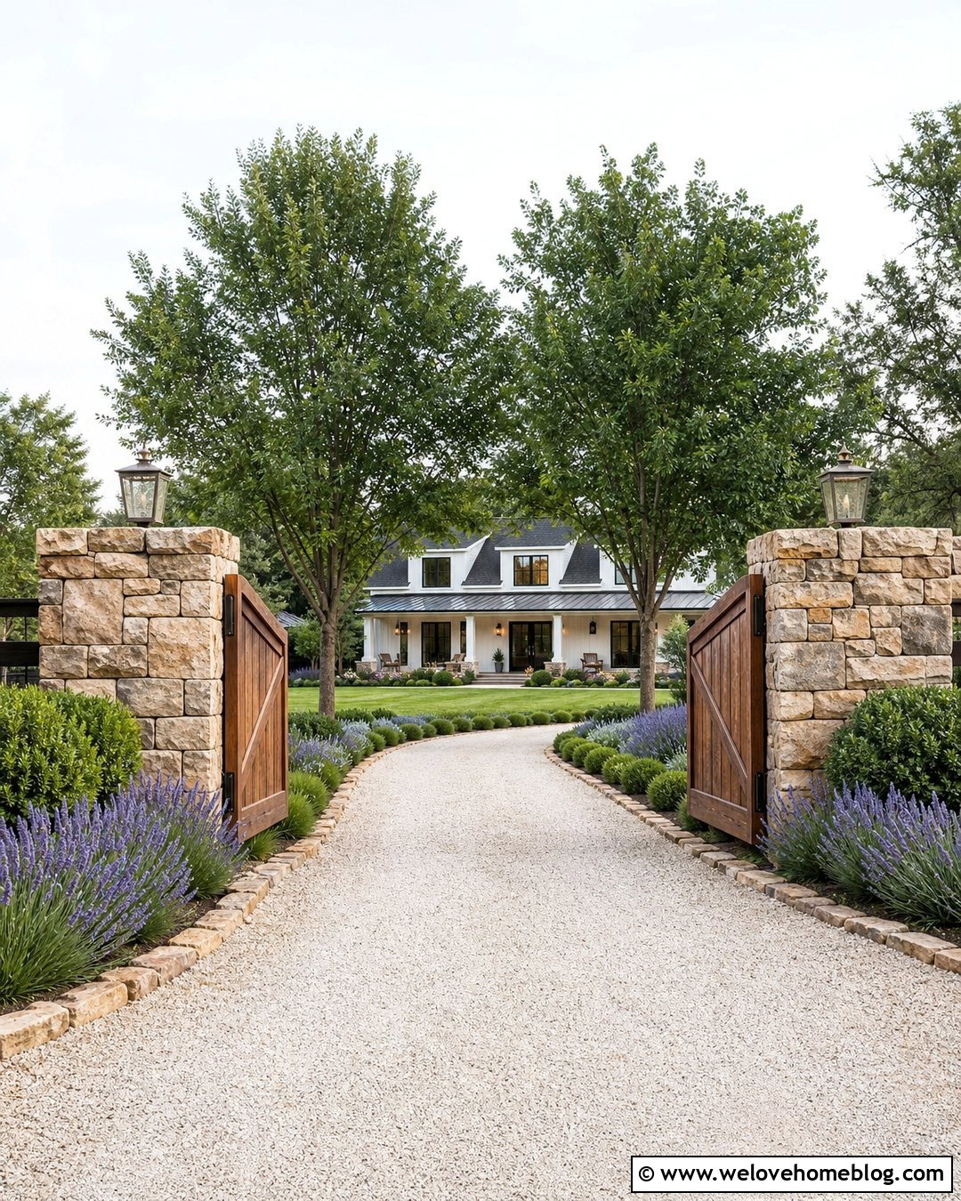 Farmhouse Driveway Entrance With Wooden Gate - 25 Beautiful Driveways Entrance Landscaping Ideas