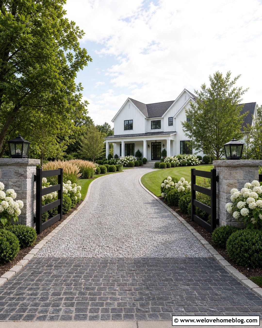 20 Driveway Entrance Landscaping Fence Ideas: Smart Curb Appeal