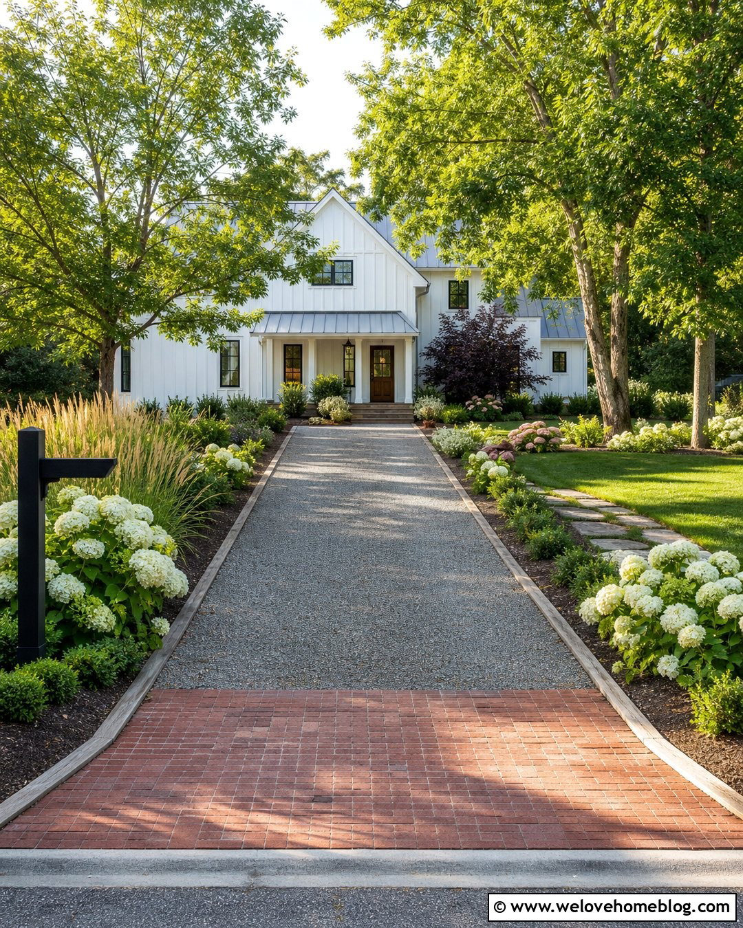 Farmhouse Gravel Driveway With Timber Edging - 35 home driveway ideas