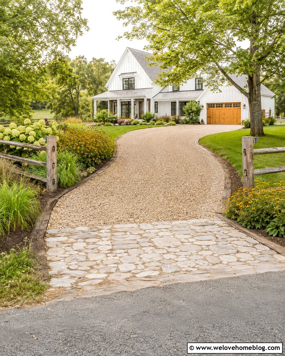 Farmhouse Gravel Driveway With Timber Edging - 20 American Driveway Ideas