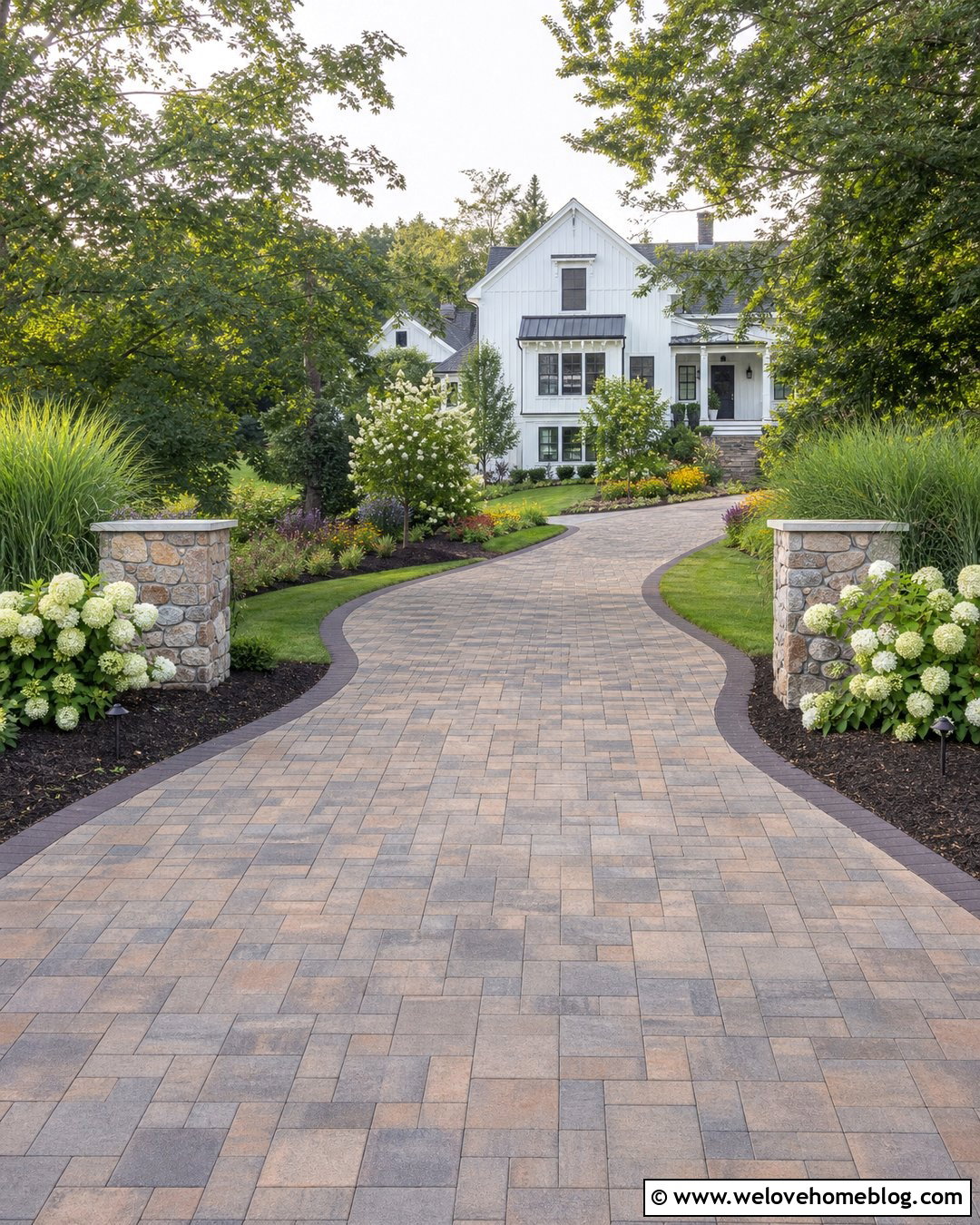Farmhouse Paver Driveway - 40 driveway pavers ideas