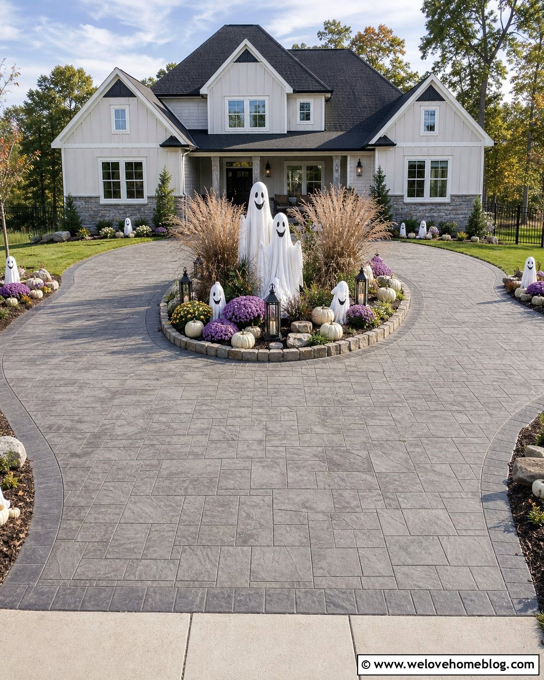 Friendly Ghost Driveway Halloween Decorations - 25 Driveway Halloween Decorations Ideas