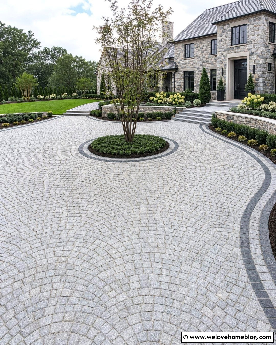 Granite Setts Driveway With Courtyard Layout - 20 Concrete Alternatives Driveway Ideas