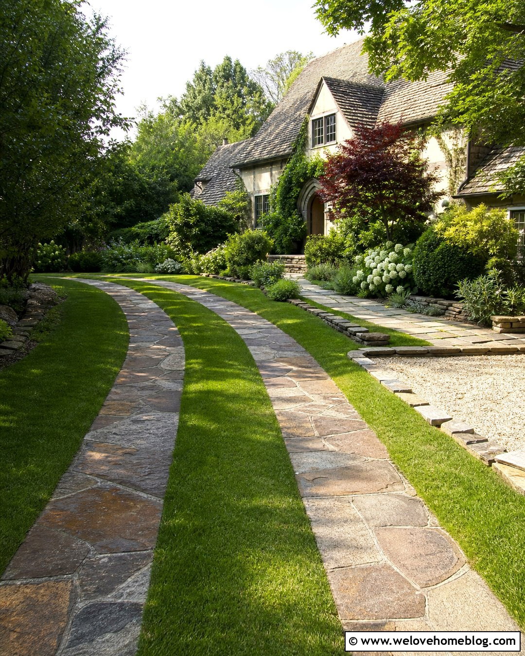 Grass Driveway With Flagstone Pavers - 35 grass driveway ideas