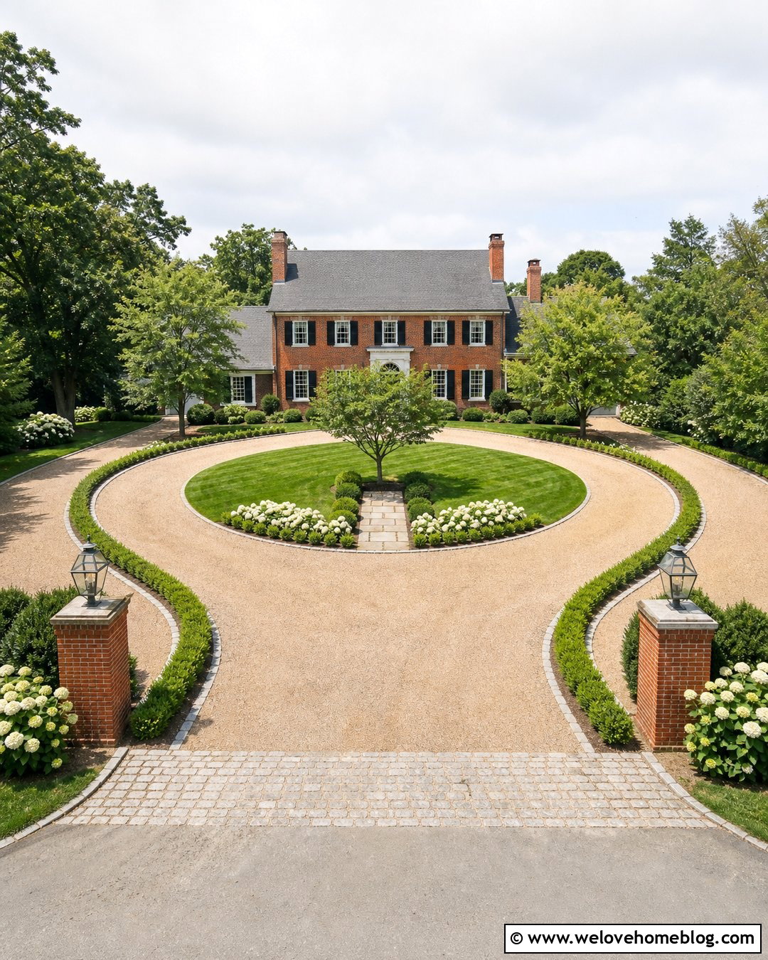 Gravel Horseshoe Driveway With Boxwood Borders - 25 horseshoe driveway landscaping ideas