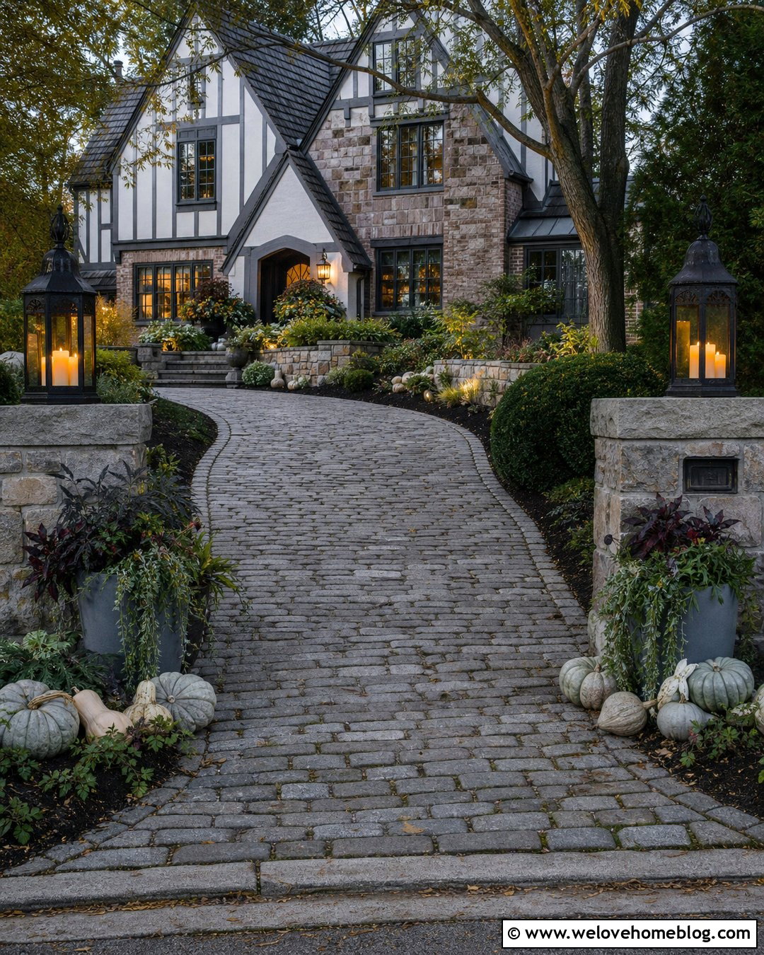 Halloween Driveway With Haunted Lanterns - 35 Halloween Driveway Ideas